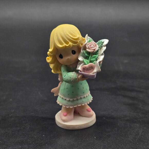 2004 Precious Moments Figurine Girl with Flowers Mom Mothers Day - Picture 1 of 11